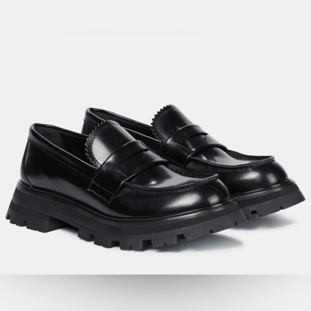 NEW Alexander McQueen Wander Leather Loafer in Black For Women's Size 7